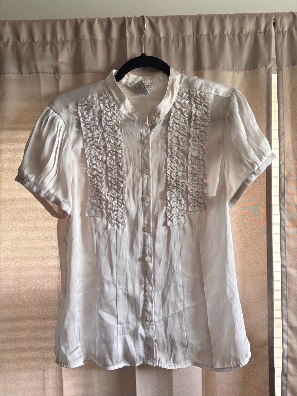 Fred David White Ruffled Front Short Sleeve Button-Down Blouse